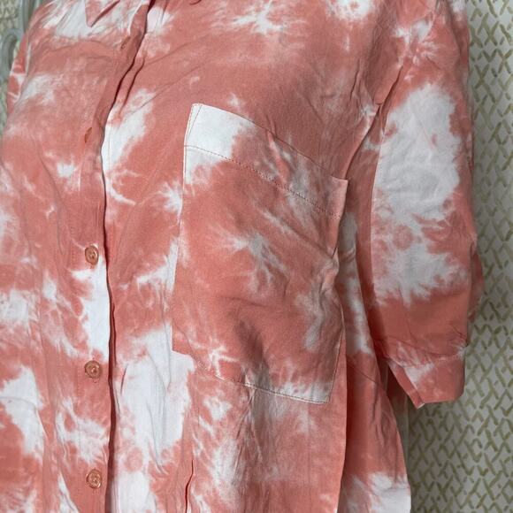 Forever 21 Pink & White Tie Dye Short Sleeve Button Up Collared Blouse Size 2XL - Picture 2 of 7